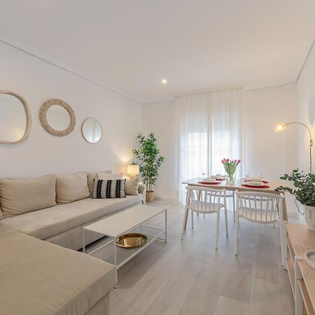 סביליה Isg Apartments Becquer Free Parking Inside The Building מראה חיצוני תמונה