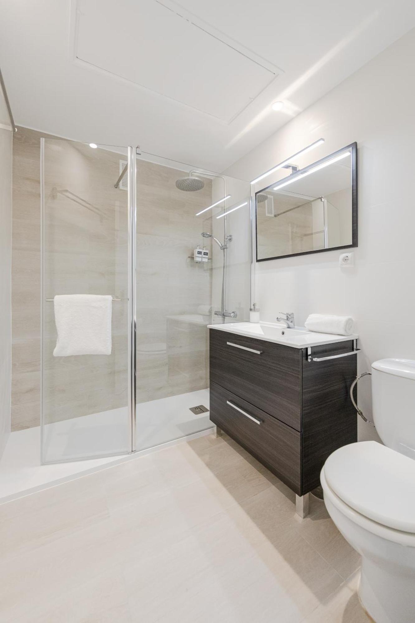 סביליה Isg Apartments Becquer Free Parking Inside The Building מראה חיצוני תמונה