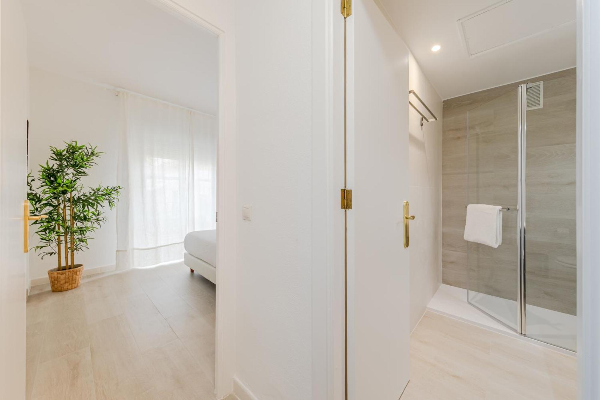 סביליה Isg Apartments Becquer Free Parking Inside The Building מראה חיצוני תמונה