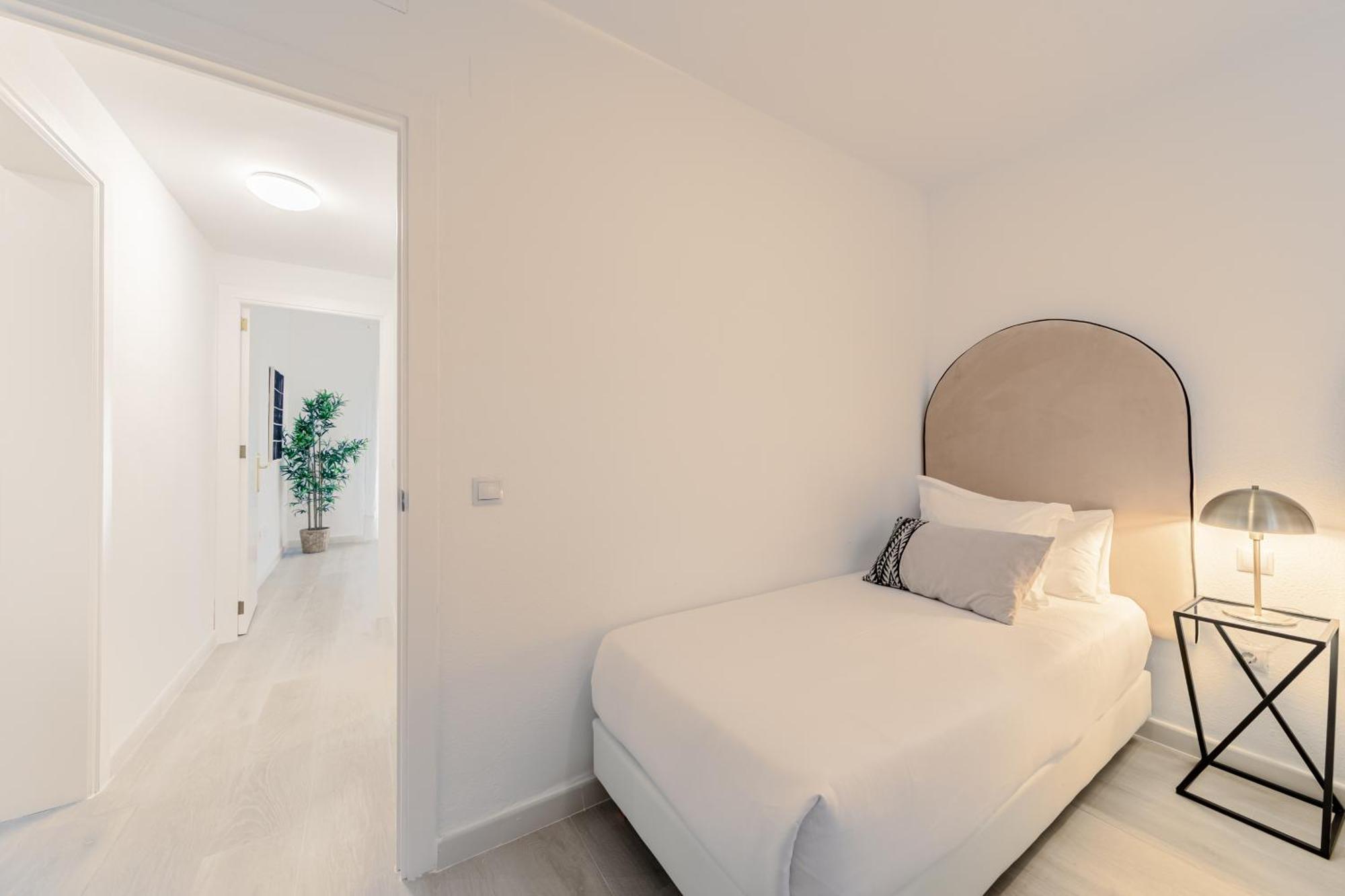 סביליה Isg Apartments Becquer Free Parking Inside The Building מראה חיצוני תמונה