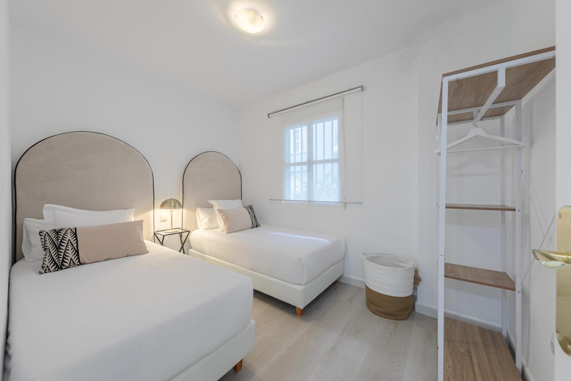 סביליה Isg Apartments Becquer Free Parking Inside The Building מראה חיצוני תמונה